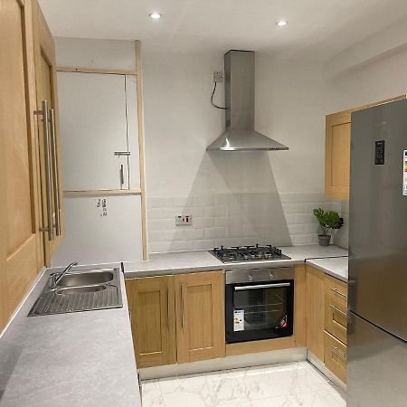 Short Stopzzz & Indoor Hot Tub Manchester Dış mekan fotoğraf