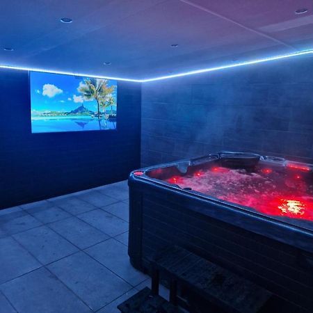 Short Stopzzz & Indoor Hot Tub Manchester Dış mekan fotoğraf