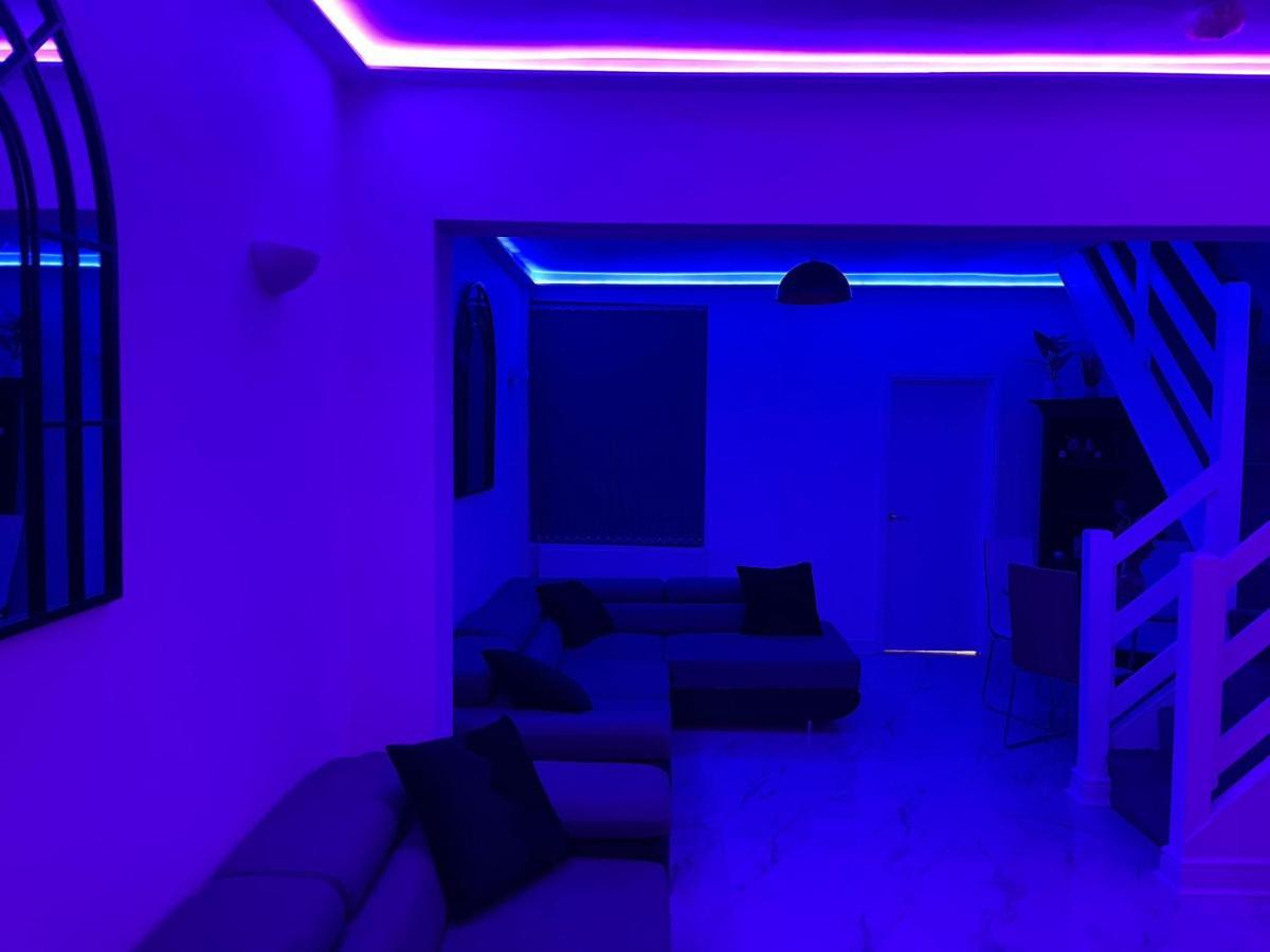 Short Stopzzz & Indoor Hot Tub Manchester Dış mekan fotoğraf